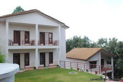 Clarks Inn Binsar Exterior photo